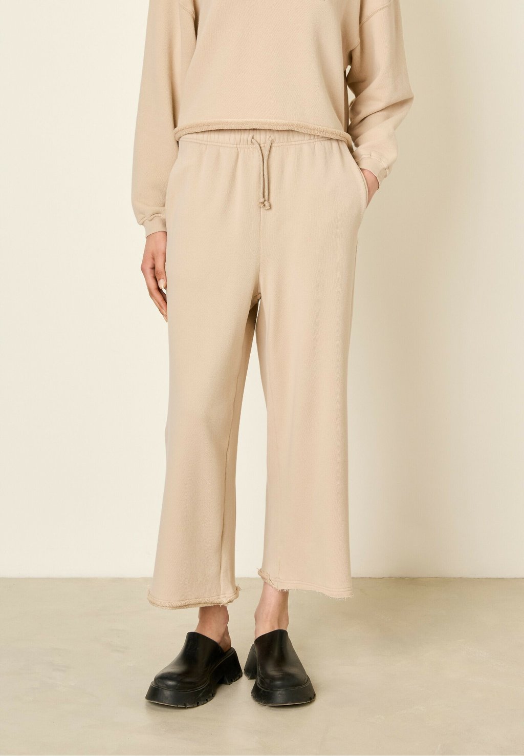 Спортивные штаны JOGGING ATUBAY American Vintage, бежевый
Спортивные штаны JOGGING ATUBAY American Vintage, бежевый