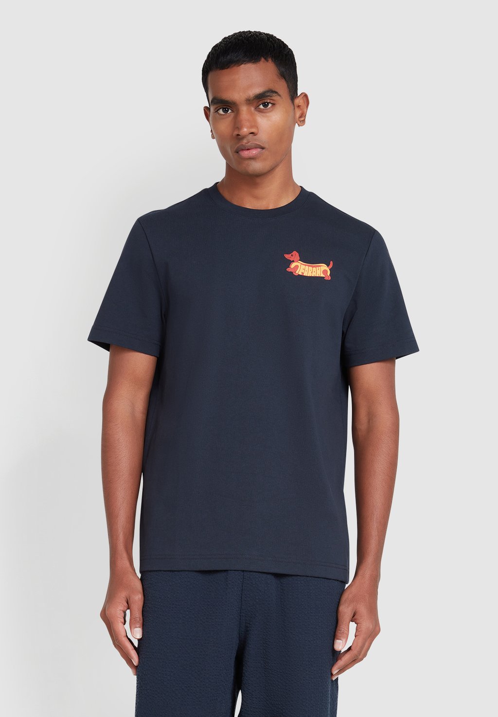 Футболка с принтом DEVON GRAPHIC PRINT Farah, темно-синий
Футболка с принтом DEVON GRAPHIC PRINT Farah, темно-синий