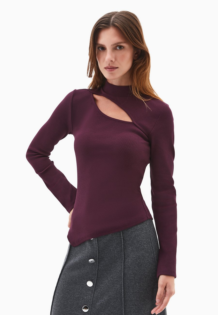Топ OXXO CUT OUT DETAIL LONG SLEEVE, Winetasting/Red
Топ OXXO CUT OUT DETAIL LONG SLEEVE, Winetasting/Red