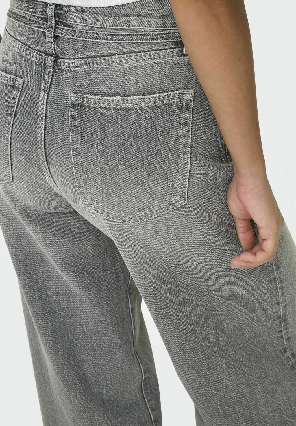 Джинсы прямого кроя BALLON SCHNITT MITTLERE TAILLE ONLY, серый деним
Джинсы прямого кроя BALLON SCHNITT MITTLERE TAILLE ONLY, серый деним