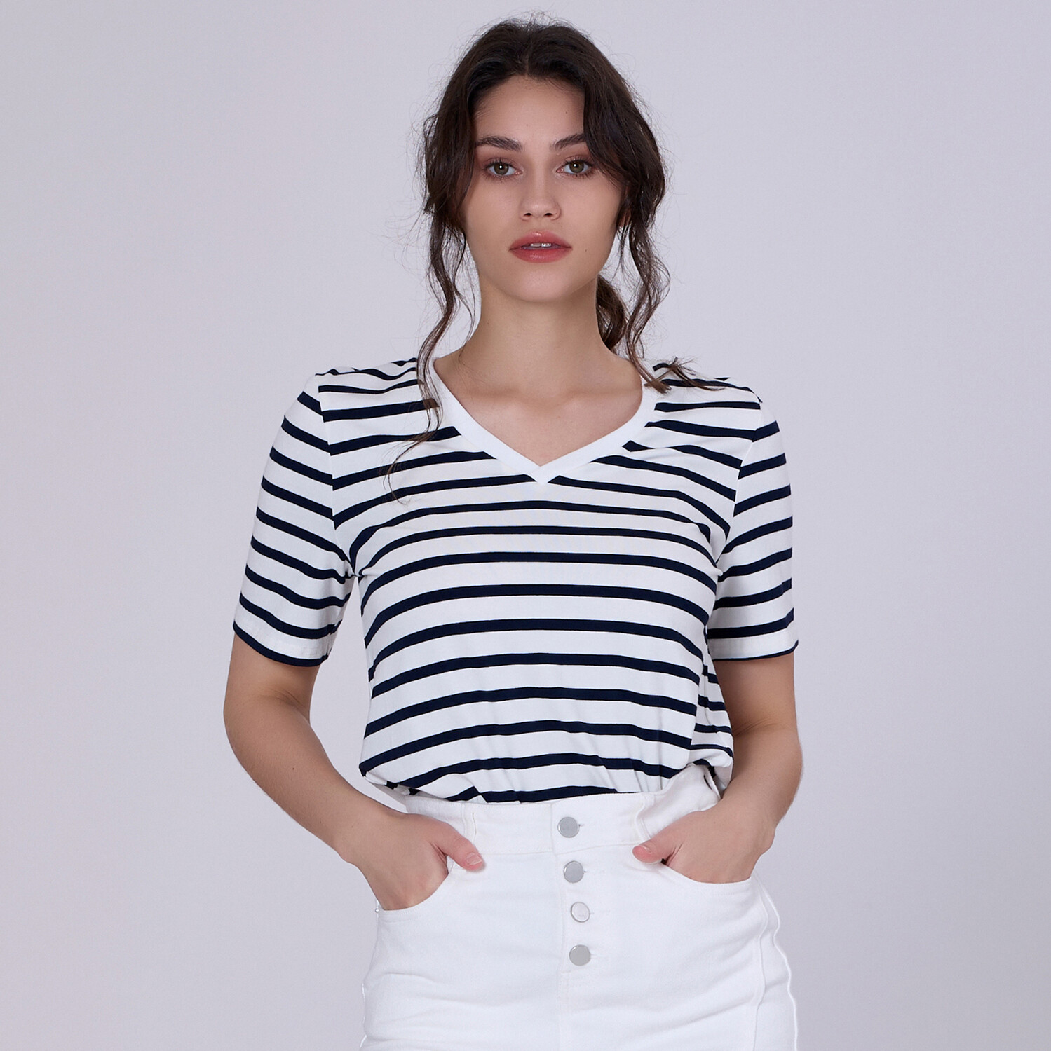 Полосатая хлопковая футболка с v-образным вырезом S&J Weekends, синий
Полосатая хлопковая футболка с v-образным вырезом S&J Weekends, синий