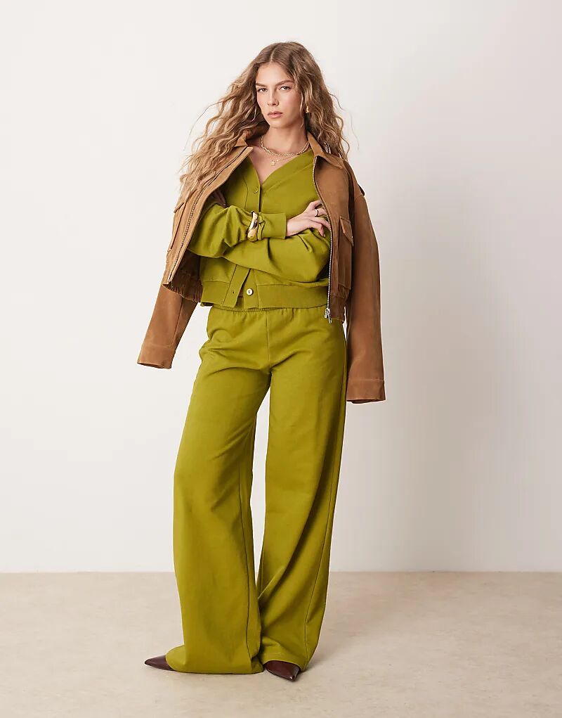 Широкие брюки-джоггеры ASOS оливкового цвета Asos Design
Широкие брюки-джоггеры ASOS оливкового цвета Asos Design
