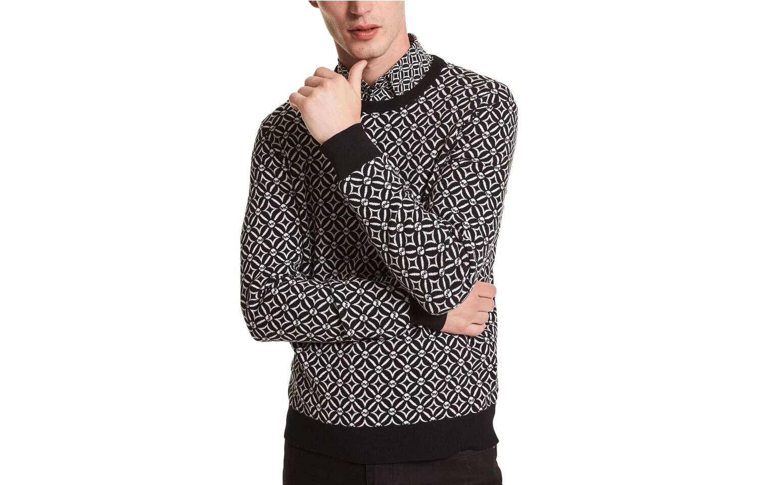 Свитер мужской черный SS23 MICHAEL KORS
Свитер мужской черный SS23 MICHAEL KORS