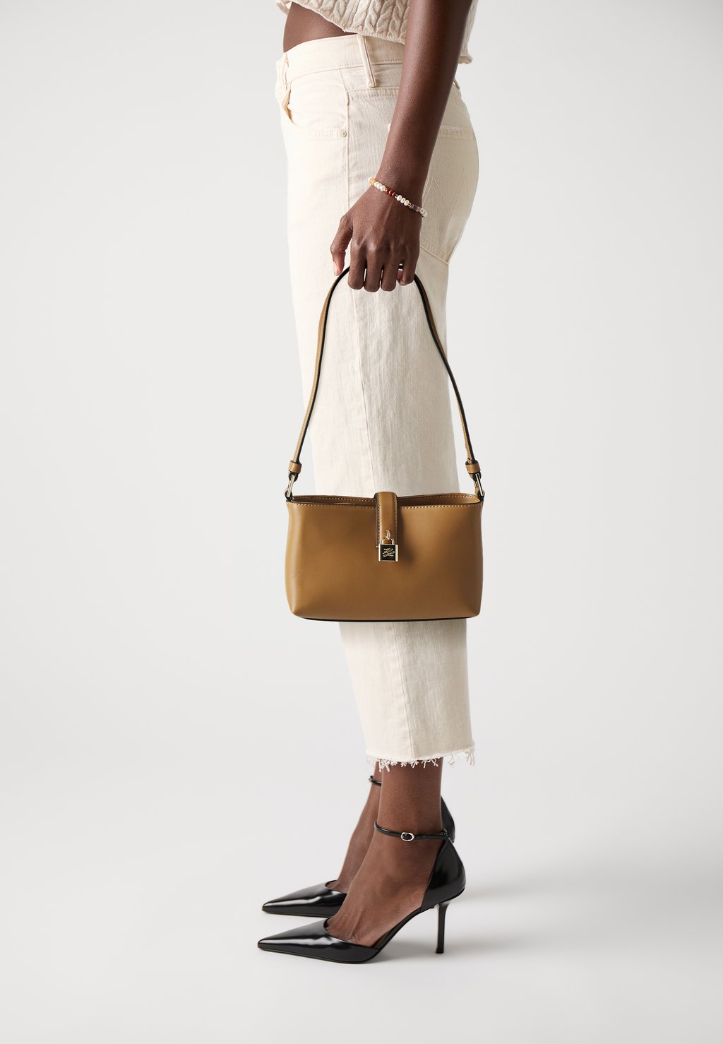 Сумка AUTOGRAPH PADLOCK POUCH KARL LAGERFELD, серо-коричневый
Сумка AUTOGRAPH PADLOCK POUCH KARL LAGERFELD, серо-коричневый