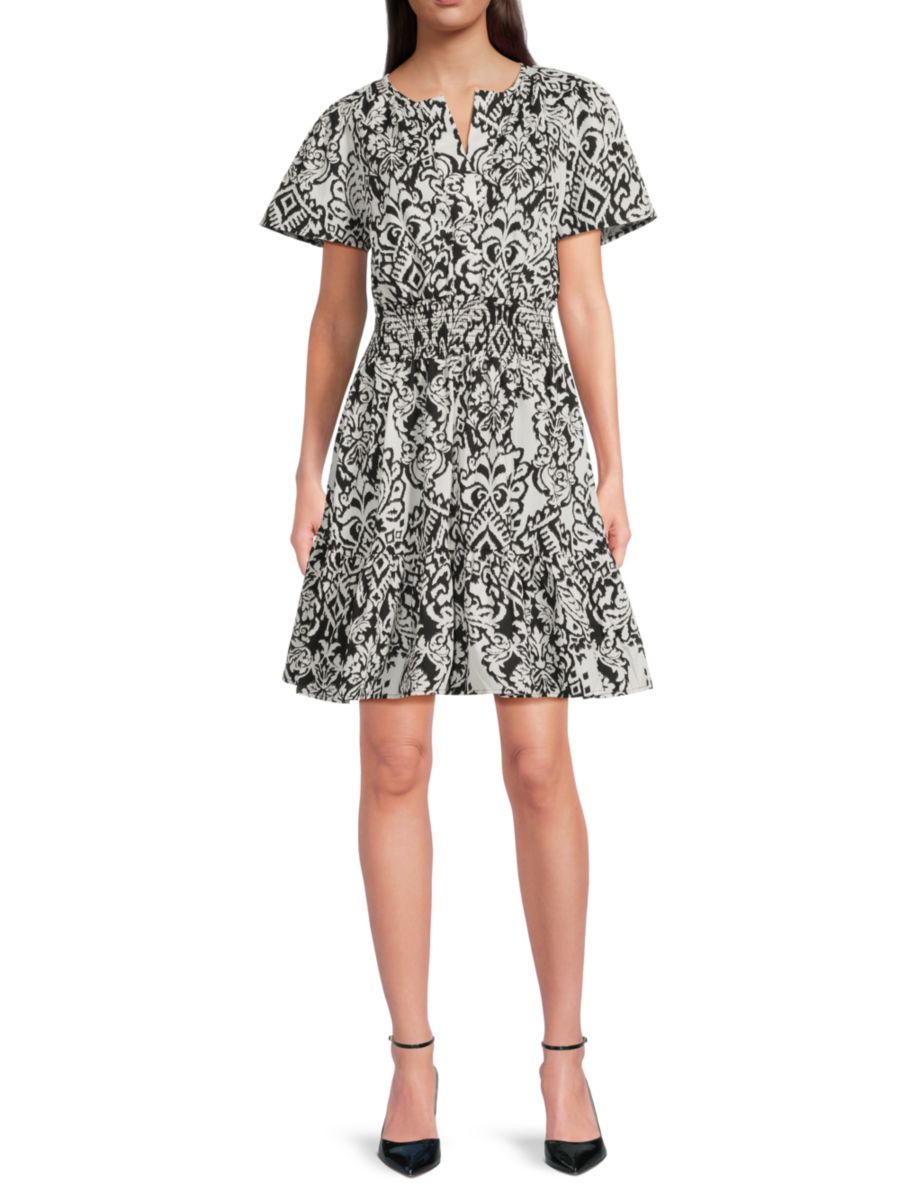 Мини-платье с цветочным принтом и присборенной талией Renee C., черный/белый
Мини-платье с цветочным принтом и присборенной талией Renee C., черный/белый