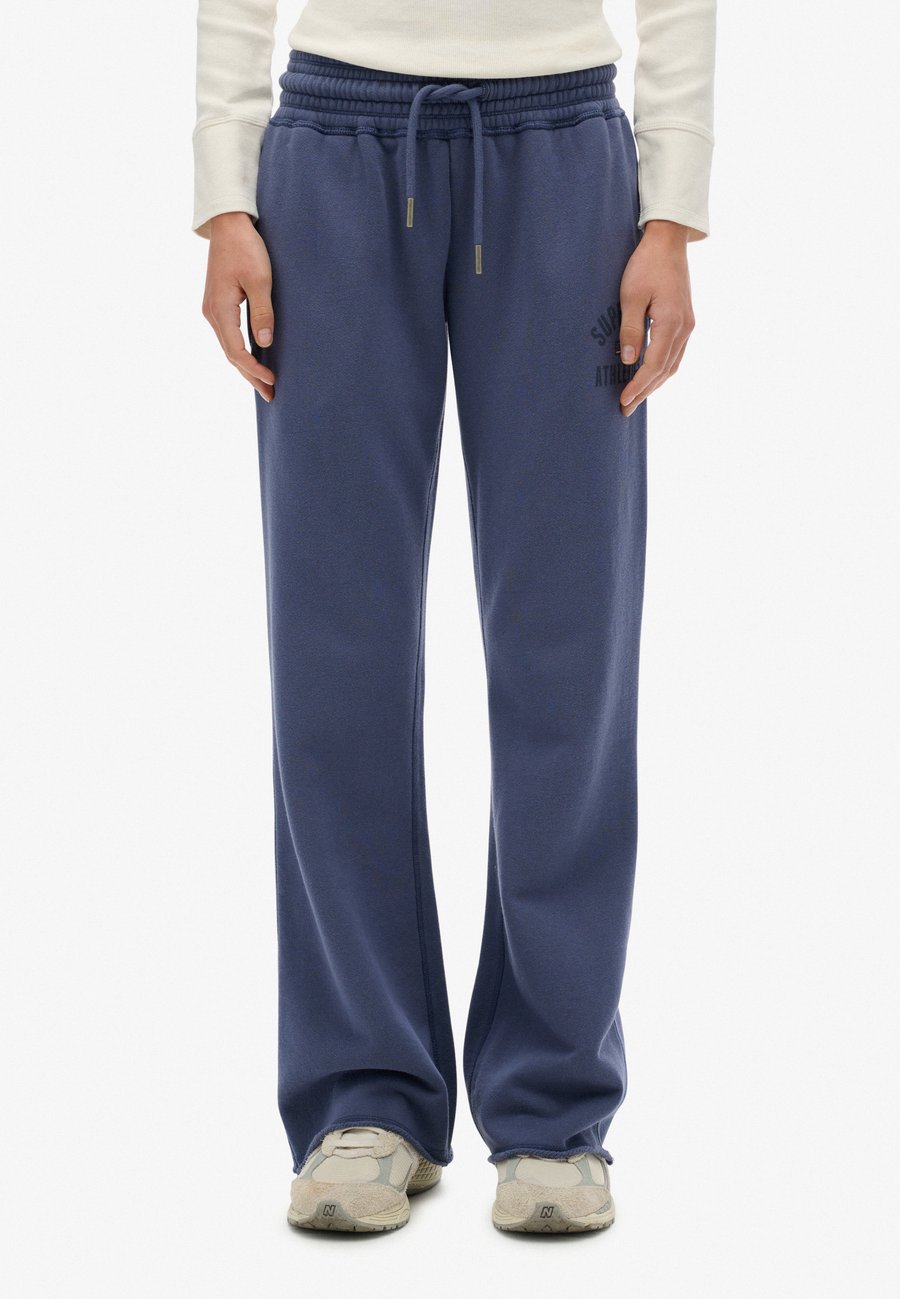 Брюки Superdry & Co ATHLETIC PRINT FLARE, Mariner Navy/Blue
Брюки Superdry & Co ATHLETIC PRINT FLARE, Mariner Navy/Blue