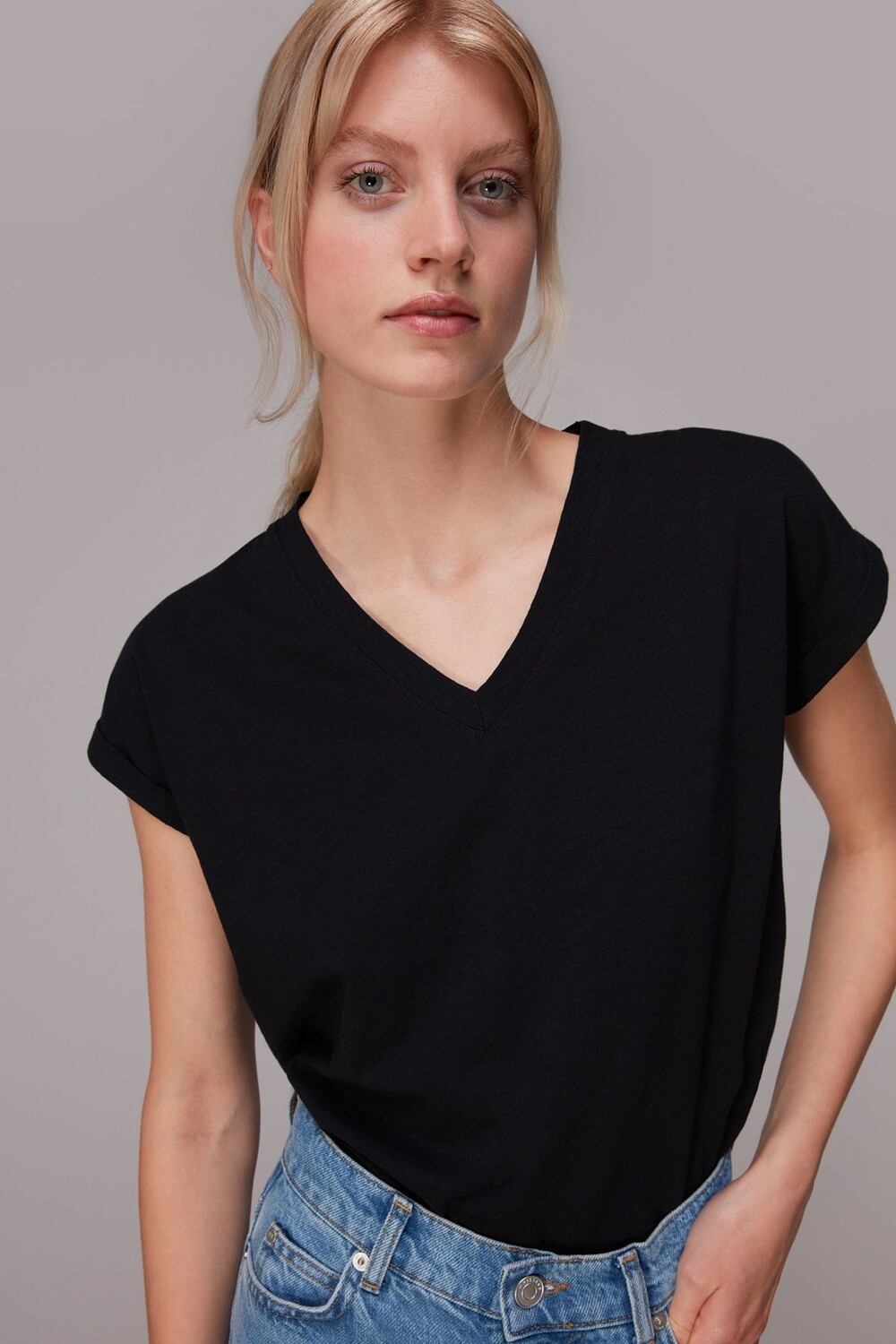 Willa белая футболка с половиной рукава и V-образным вырезом Whistles, черный
Willa белая футболка с половиной рукава и V-образным вырезом Whistles, черный