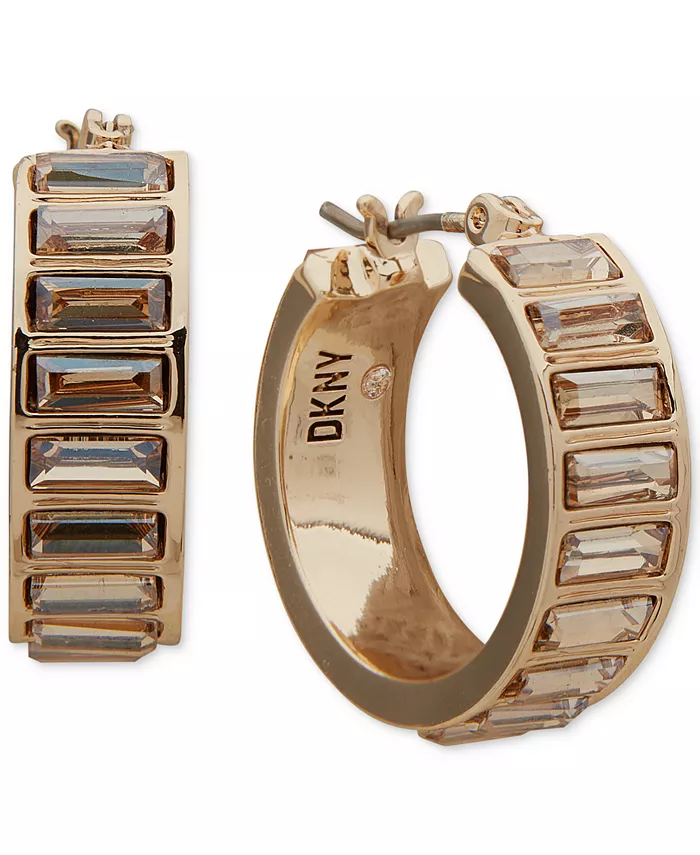 Маленькие серьги-кольца с кристаллами огранки «багет», 0,65 дюйма DKNY, золотой
Маленькие серьги-кольца с кристаллами огранки «багет», 0,65 дюйма DKNY, золотой