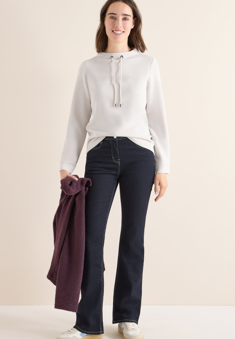 Топ Cecil MIT STICKEREI, Grau/Grey
Топ Cecil MIT STICKEREI, Grau/Grey