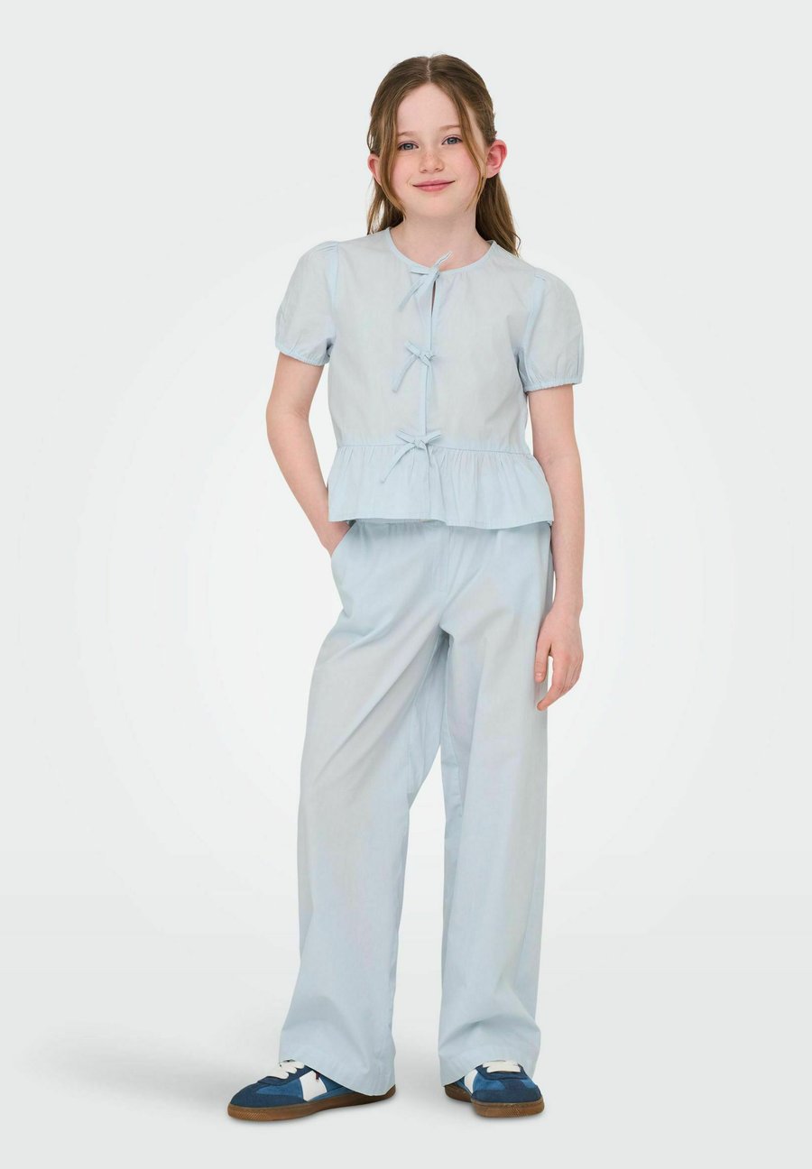 Блуза ONLY GIRLS KOGCLARA, Ballad Blue/Blue
Блуза ONLY GIRLS KOGCLARA, Ballad Blue/Blue