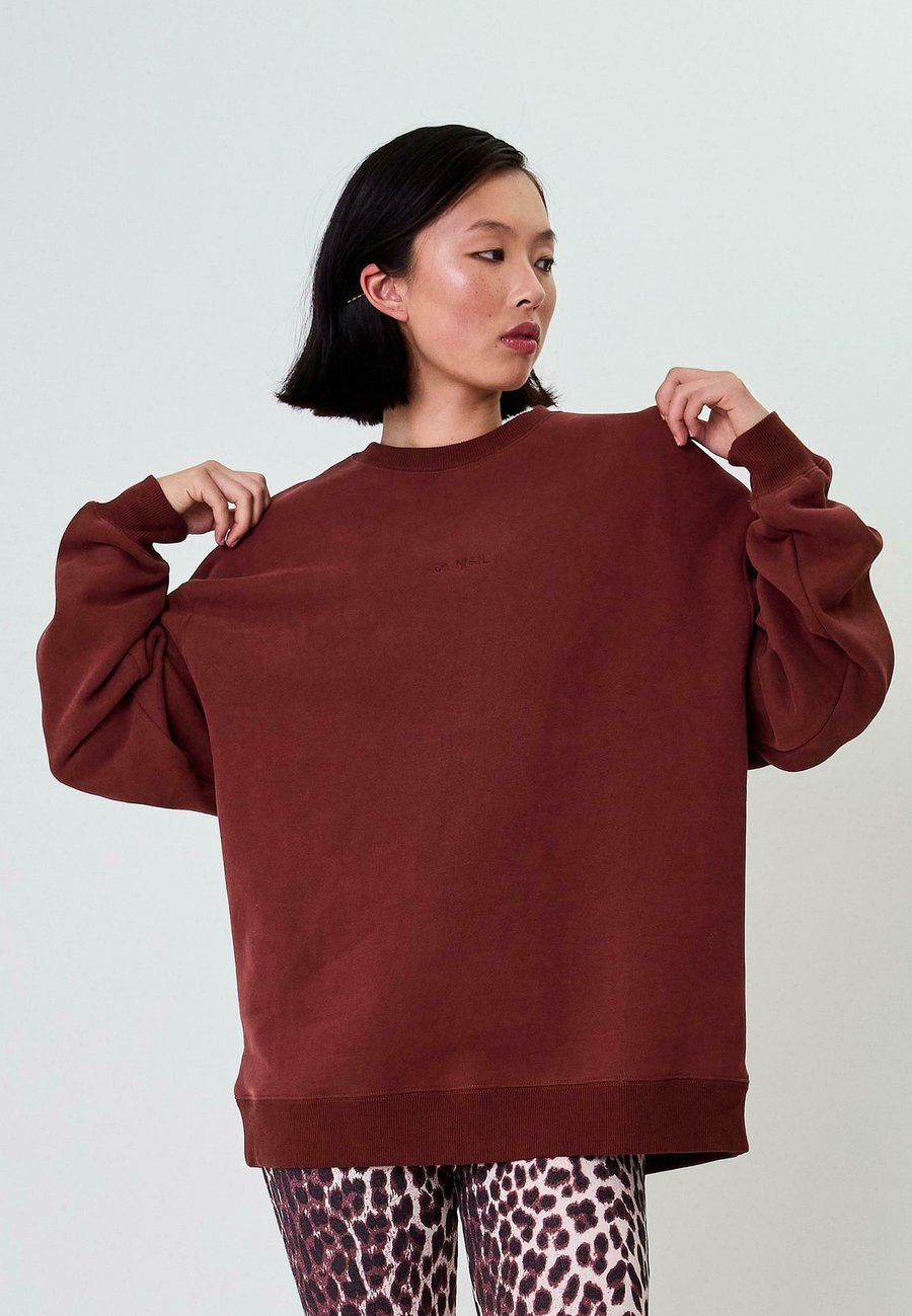 Толстовка OH APRIL Sweatshirt, Cherrywood/Dark Brown
Толстовка OH APRIL Sweatshirt, Cherrywood/Dark Brown
