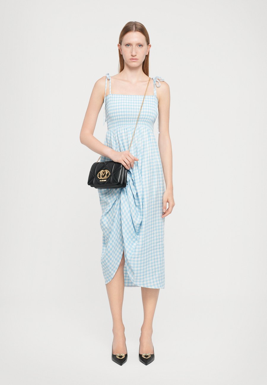 Сумка кросс-боди Love Moschino EMBOSSED, Black
Сумка кросс-боди Love Moschino EMBOSSED, Black