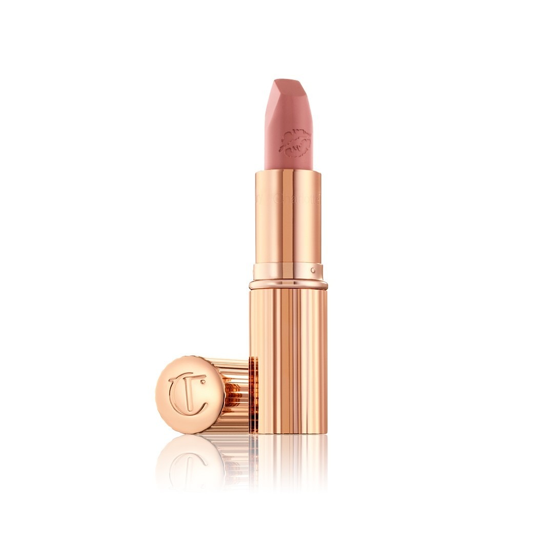 Помада для губ hot lips list Charlotte Tilbury, super cindy, вес 3.5 гр.
Помада для губ hot lips list Charlotte Tilbury, super cindy, вес 3.5 гр.