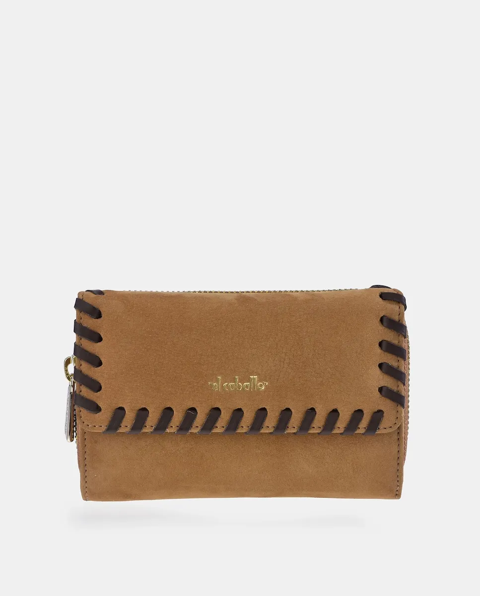 Женский средний кошелек из красной кожи с прострочкой El Caballo
Женский средний кошелек из красной кожи с прострочкой El Caballo