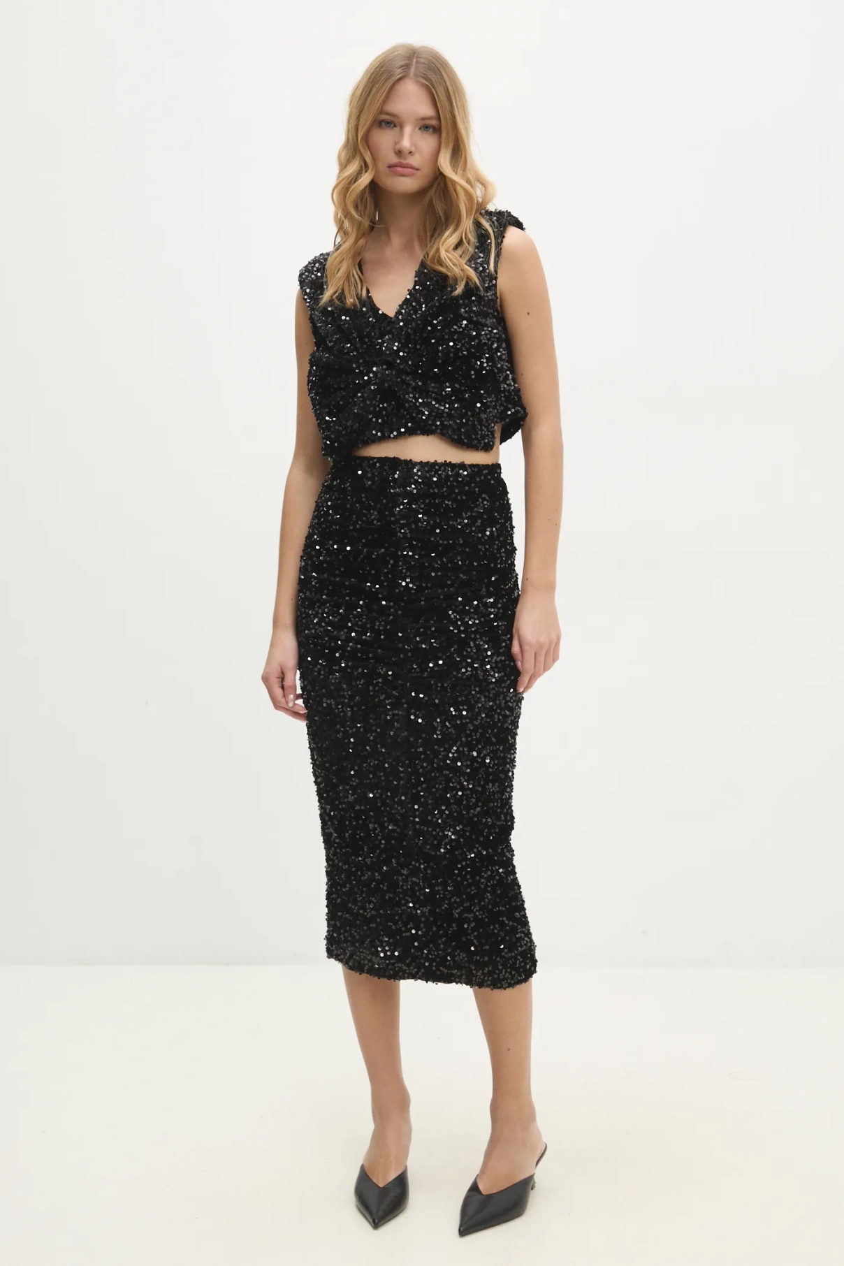 Блузка и юбка Answear Lab, черный
Блузка и юбка Answear Lab, черный