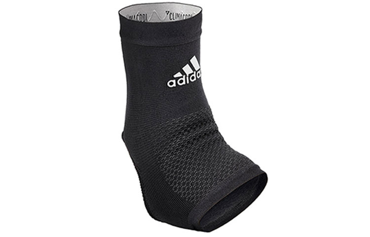 Adidas Беговые альпинистские наколенники черные нейлон, полиэстер
Adidas Беговые альпинистские наколенники черные нейлон, полиэстер