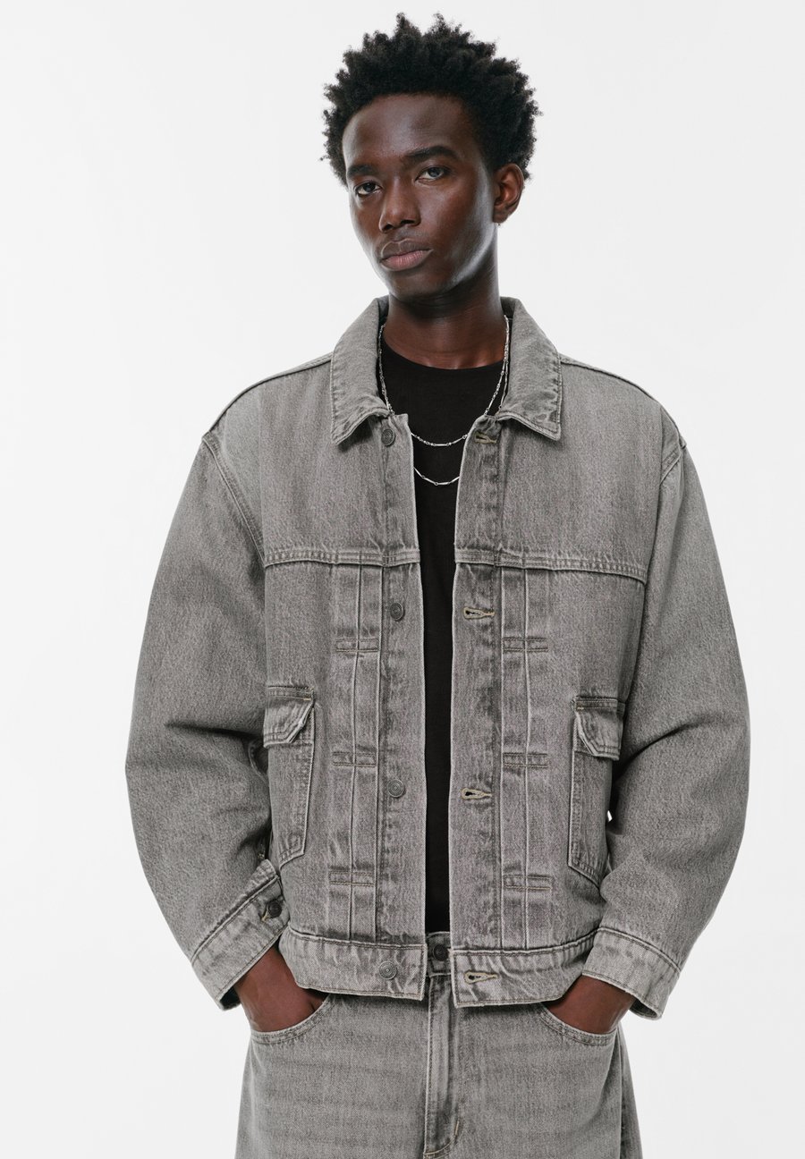 Куртка PULL&BEAR WITH POCKETS, Dark Grey
Куртка PULL&BEAR WITH POCKETS, Dark Grey