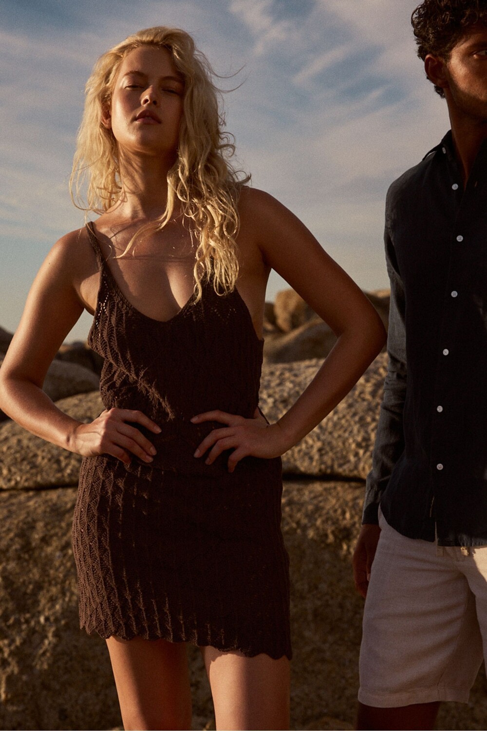 Платье мини на бретелях крючком Superdry, коричневый 
Платье мини на бретелях крючком Superdry, коричневый