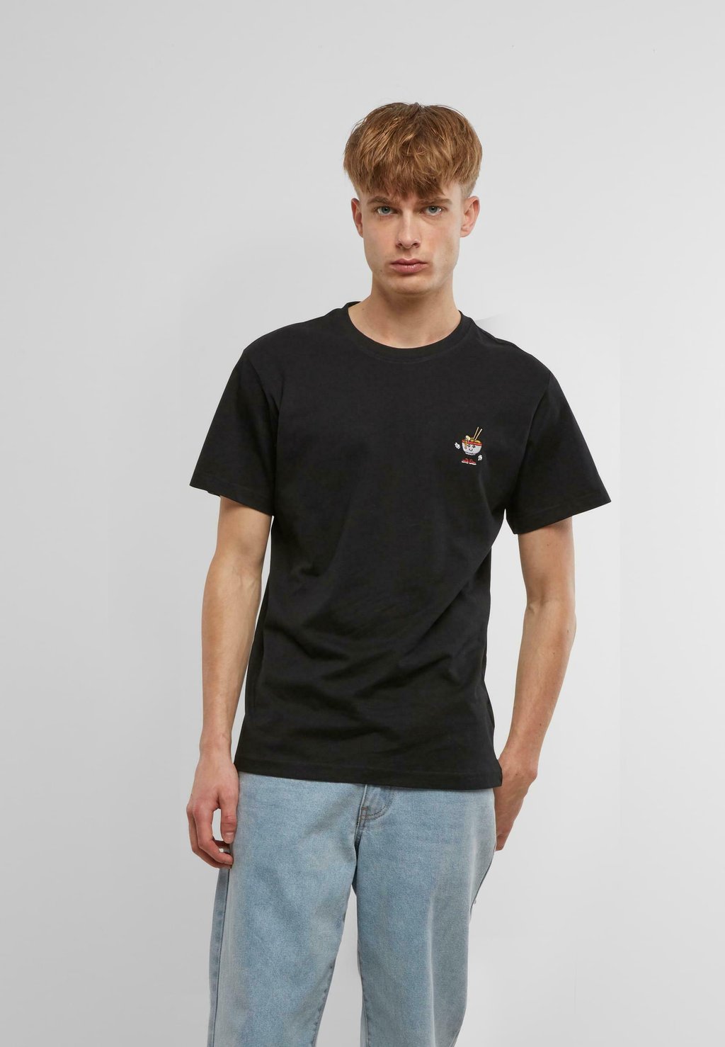 Футболка с принтом PEACE NOODLES TEE EMB Mister Tee, черный
Футболка с принтом PEACE NOODLES TEE EMB Mister Tee, черный