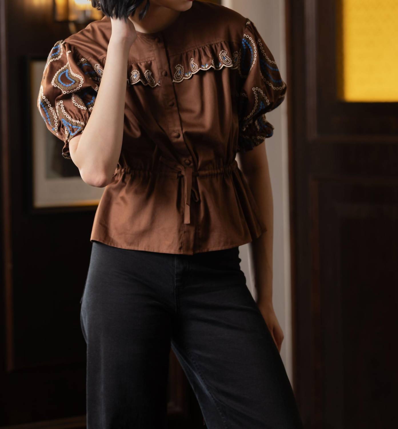 Блузка Джилл коричневого цвета EMILY LOVELOCK
Блузка Джилл коричневого цвета EMILY LOVELOCK