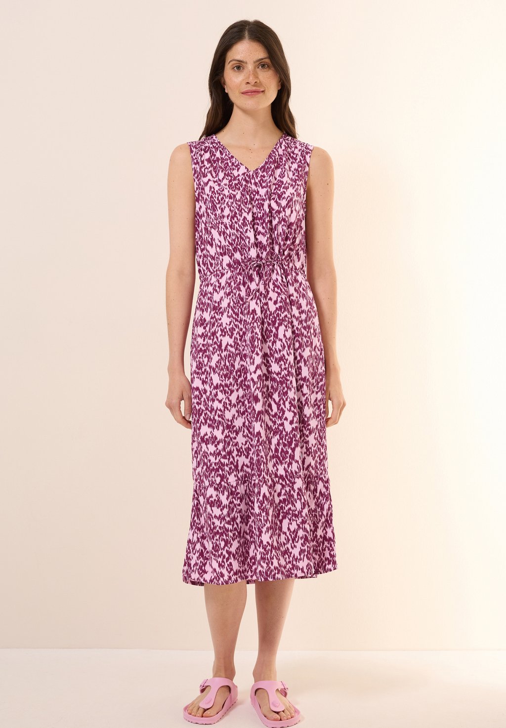 Повседневное платье GEMUSTERTES MIDI Cecil, цвет Rosa
Повседневное платье GEMUSTERTES MIDI Cecil, цвет Rosa