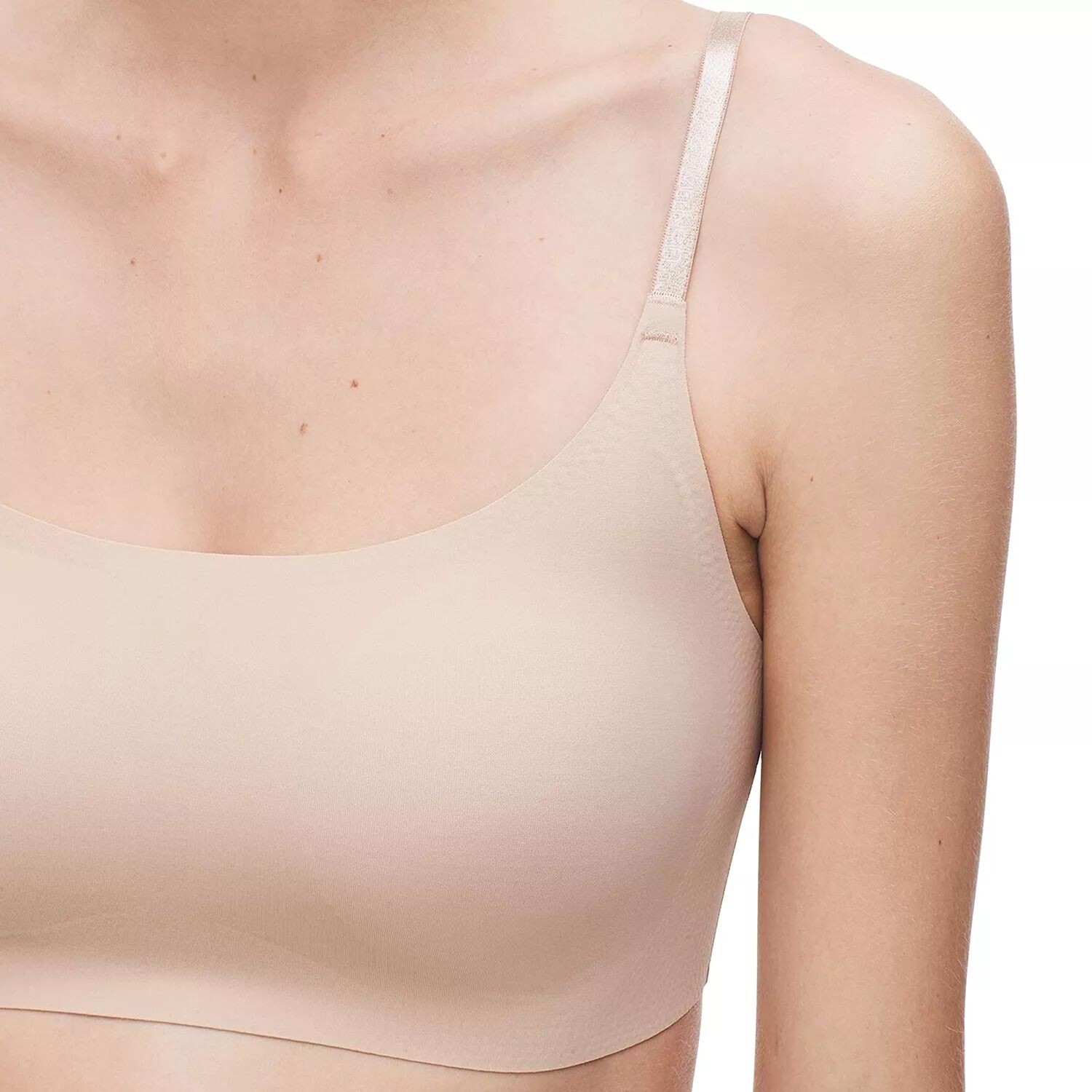 Calvin Klein Invisibles Comfort Бюстгальтер без косточек в стиле ретро на легкой подкладке QF4783 Calvin Klein, черный
Calvin Klein Invisibles Comfort Бюстгальтер без косточек в стиле ретро на легкой подкладке QF4783 Calvin Klein, черный