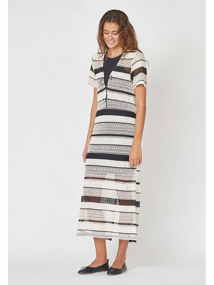 Платье SisterS point, цвет creme/schwarz
Платье SisterS point, цвет creme/schwarz