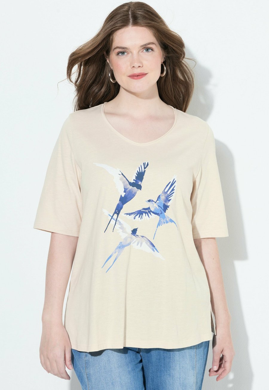 Футболка Ulla Popken SWALLOWTAIL GRAPHIC , Pale Champagne/Beige
Футболка Ulla Popken SWALLOWTAIL GRAPHIC , Pale Champagne/Beige