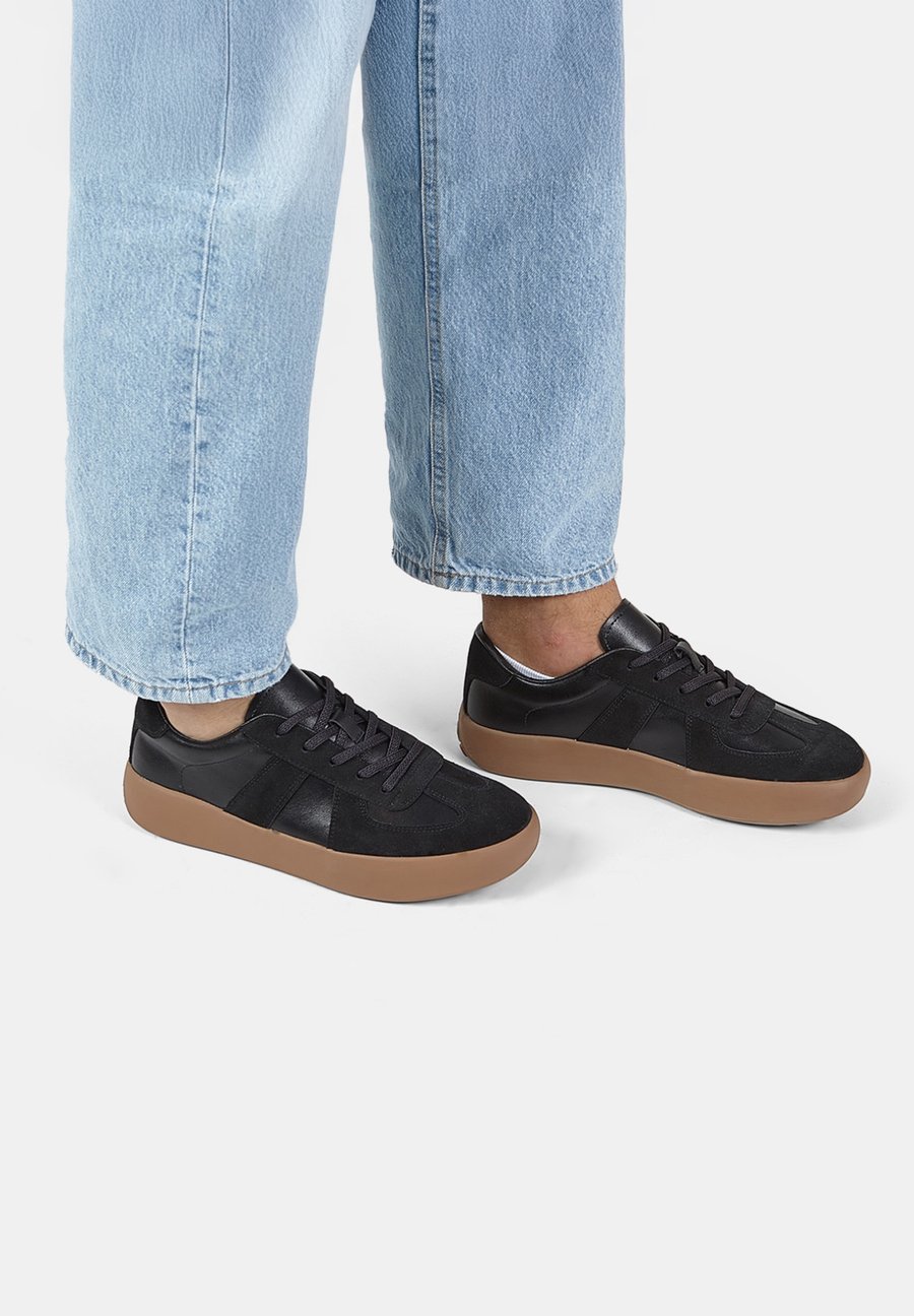 Кроссовки Bata Trainers, Nero/Black
Кроссовки Bata Trainers, Nero/Black