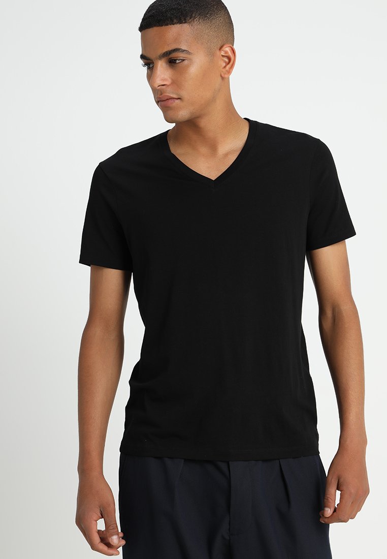 Базовая футболка Armani Exchange, черный
Базовая футболка Armani Exchange, черный