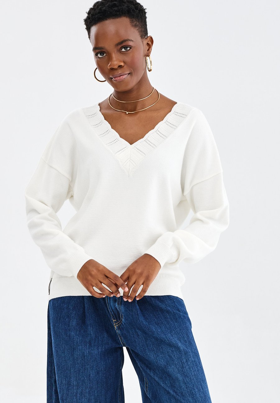 Джемпер blue shadow LOKA, White
Джемпер blue shadow LOKA, White