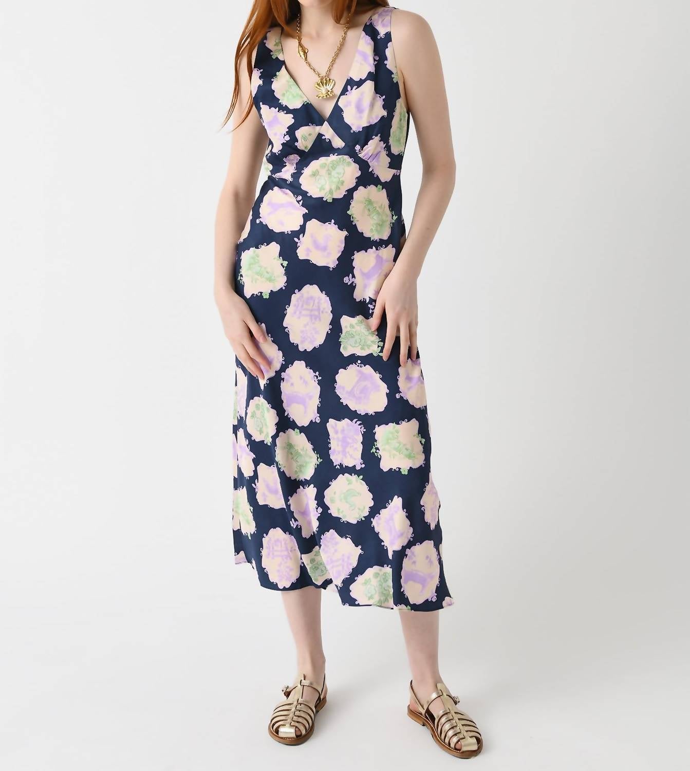 Платье-комбинация Claire с принтом Navy Pasture KITRI
Платье-комбинация Claire с принтом Navy Pasture KITRI