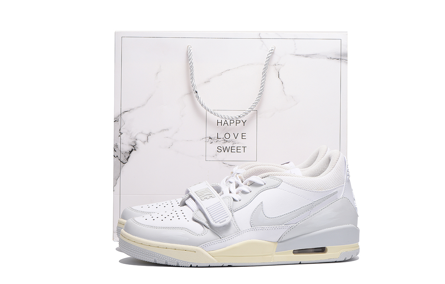 Jordan Баскетбольные кроссовки Legacy 312 с нескользящим и износостойким покрытием, низкие, винтажные, мужские, серо-белые 
Jordan Баскетбольные кроссовки Legacy 312 с нескользящим и износостойким покрытием, низкие, винтажные, мужские, серо-белые