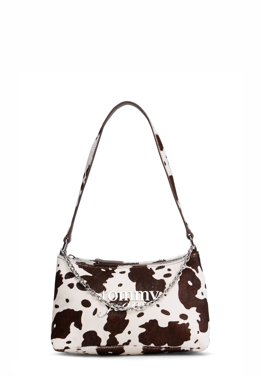Сумка Tommy Jeans COOL SHOULDER , Cow Print/White
Сумка Tommy Jeans COOL SHOULDER , Cow Print/White