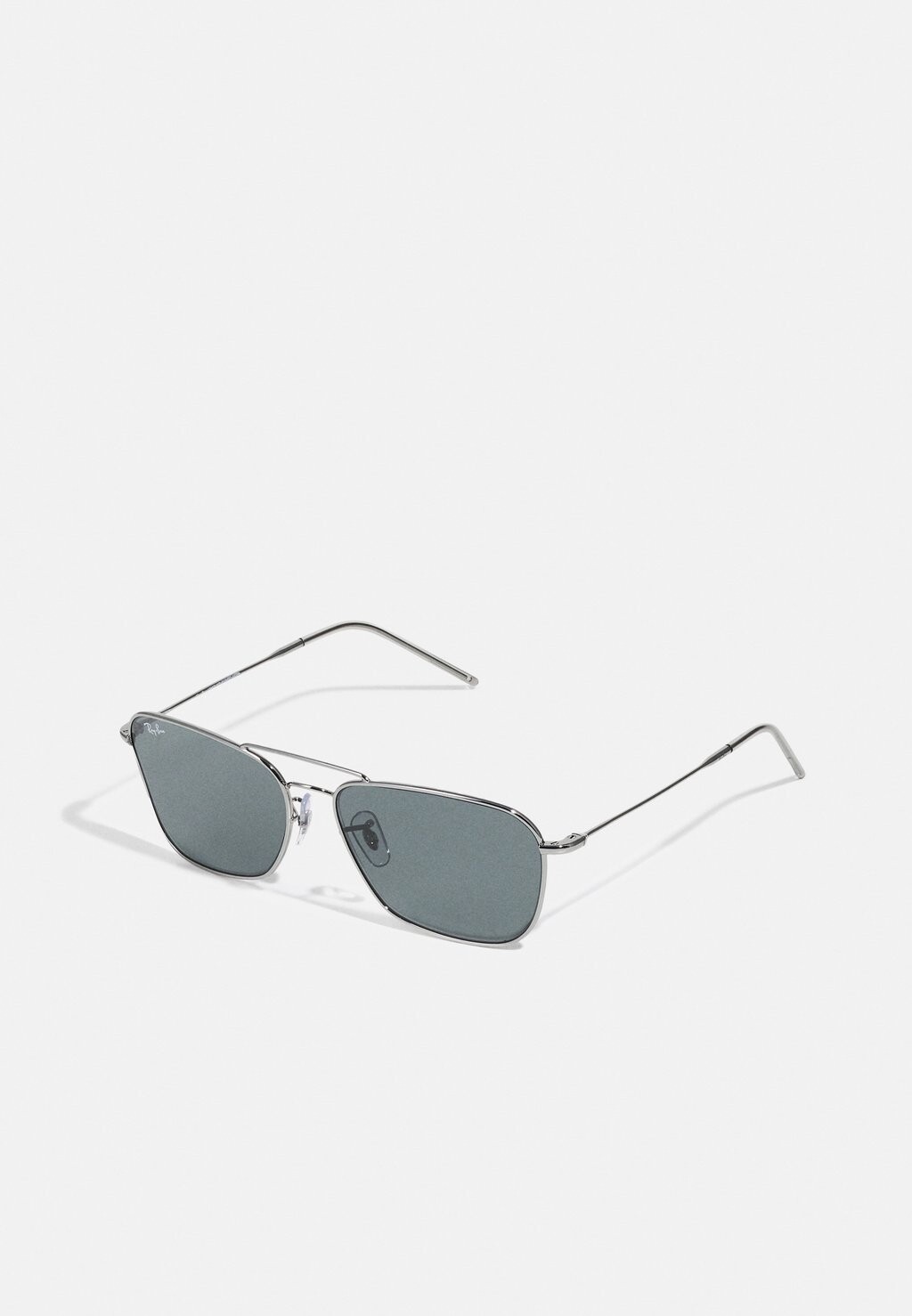 Солнцезащитные очки CARAVAN REVERSE Ray-Ban, цвет gunmetal
Солнцезащитные очки CARAVAN REVERSE Ray-Ban, цвет gunmetal