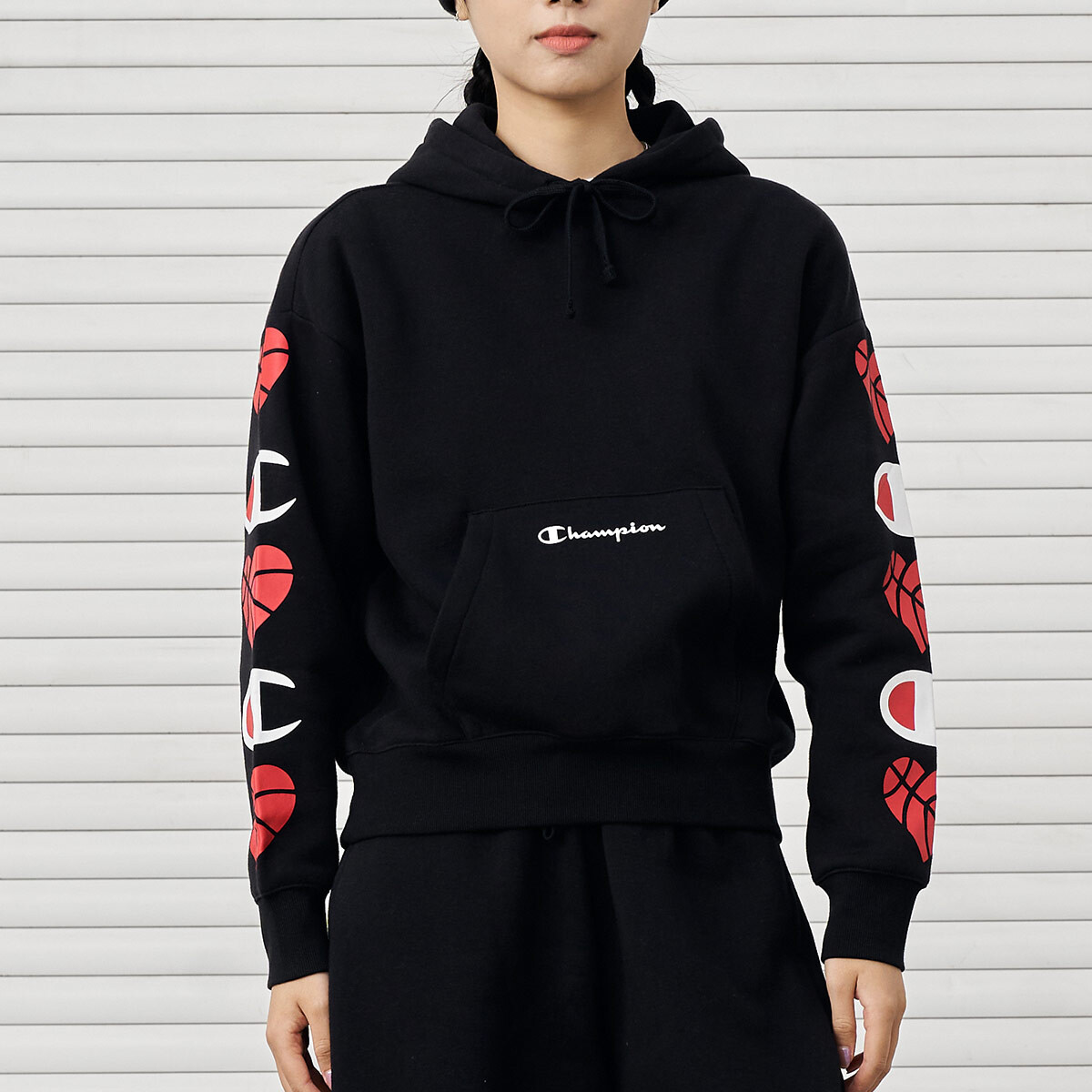 Женская толстовка Champion, цвет Black
Женская толстовка Champion, цвет Black