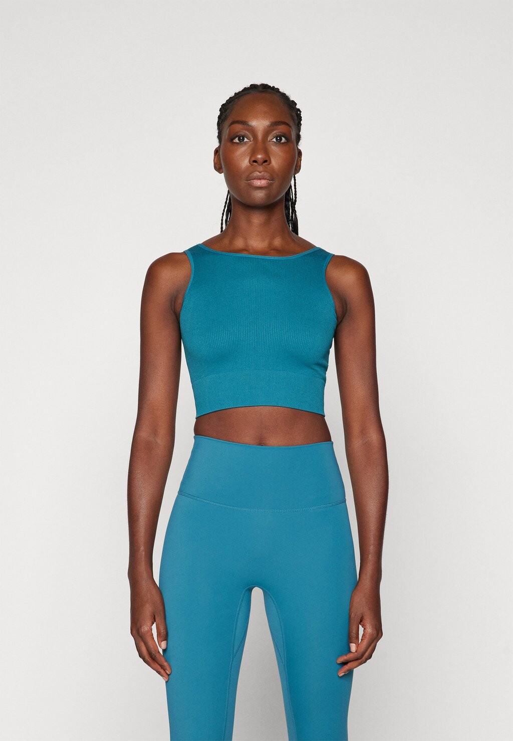 Топ Onpjaia Life Lounge Шовные Короткие ONLY Play, цвет dragonfly
Топ Onpjaia Life Lounge Шовные Короткие ONLY Play, цвет dragonfly