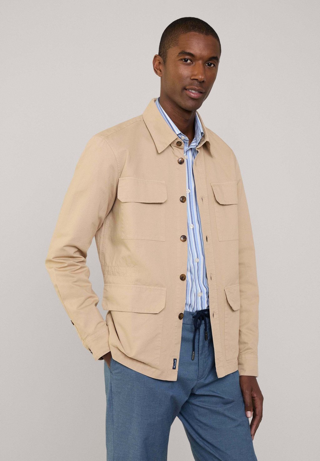 Куртка для активного отдыха OVERS Façonnable, бежевый
Куртка для активного отдыха OVERS Façonnable, бежевый