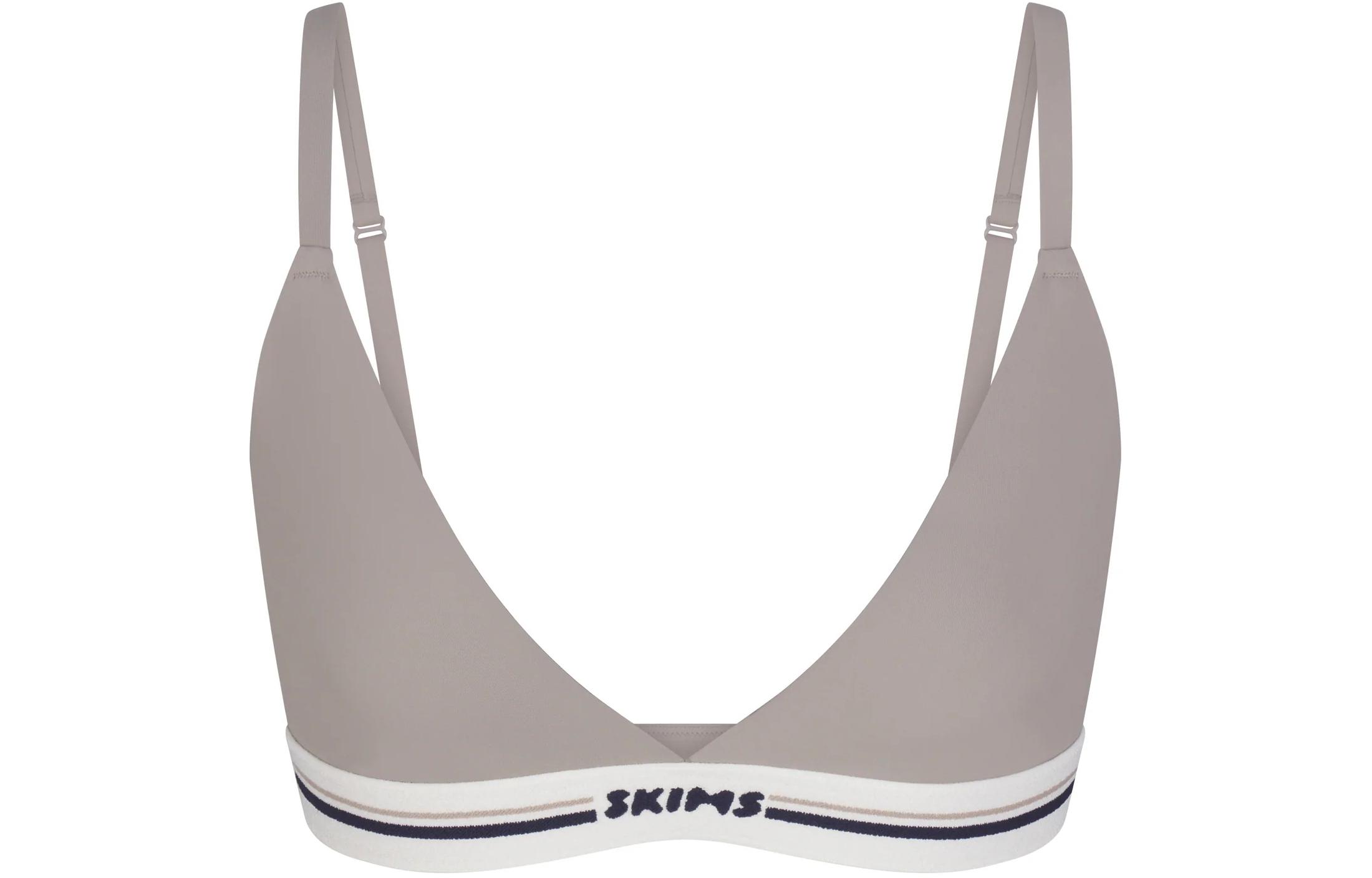 Бюстгальтер-бралетт SKIMS FITS EVERYBODY с треугольным логотипом, цвет дымчато-серый
Бюстгальтер-бралетт SKIMS FITS EVERYBODY с треугольным логотипом, цвет дымчато-серый