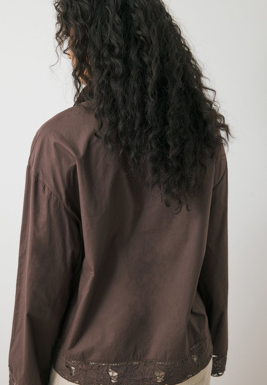 Блуза NA-KD EMBROIDERED LONG SLEEVE, Brown
Блуза NA-KD EMBROIDERED LONG SLEEVE, Brown