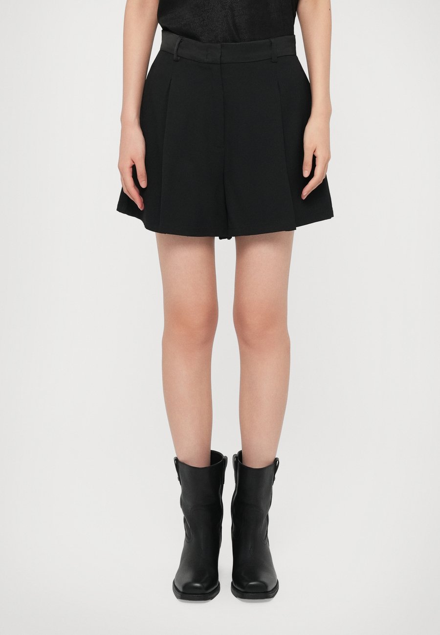 Шорты MAX&Co. MISTER, Schwarz/Black
Шорты MAX&Co. MISTER, Schwarz/Black