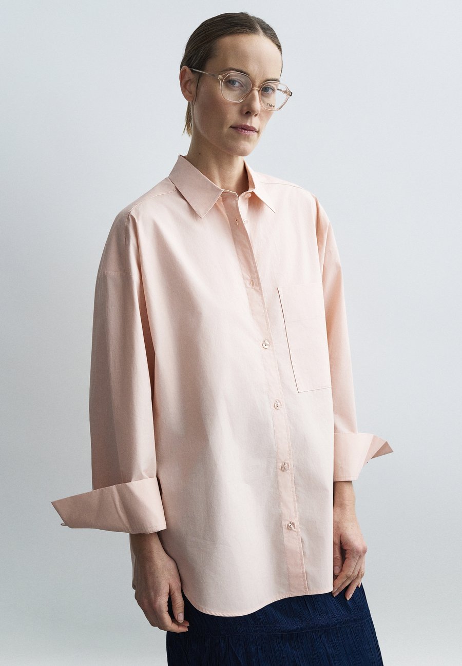Блуза By Malene Birger DERRIS, Rose Dust/Light Pink
Блуза By Malene Birger DERRIS, Rose Dust/Light Pink