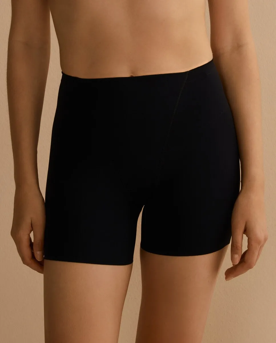 Контрольные брюки-кюлоты с лазерной резкой Pecado Original, черный
Контрольные брюки-кюлоты с лазерной резкой Pecado Original, черный