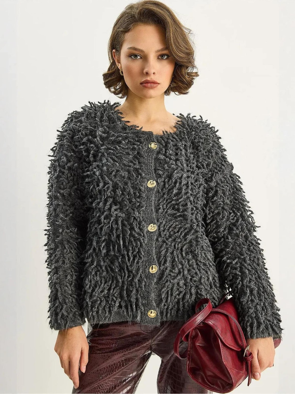 Bianco Lucci Кардиган из трикотажа в цвете антрацит
Bianco Lucci Кардиган из трикотажа в цвете антрацит