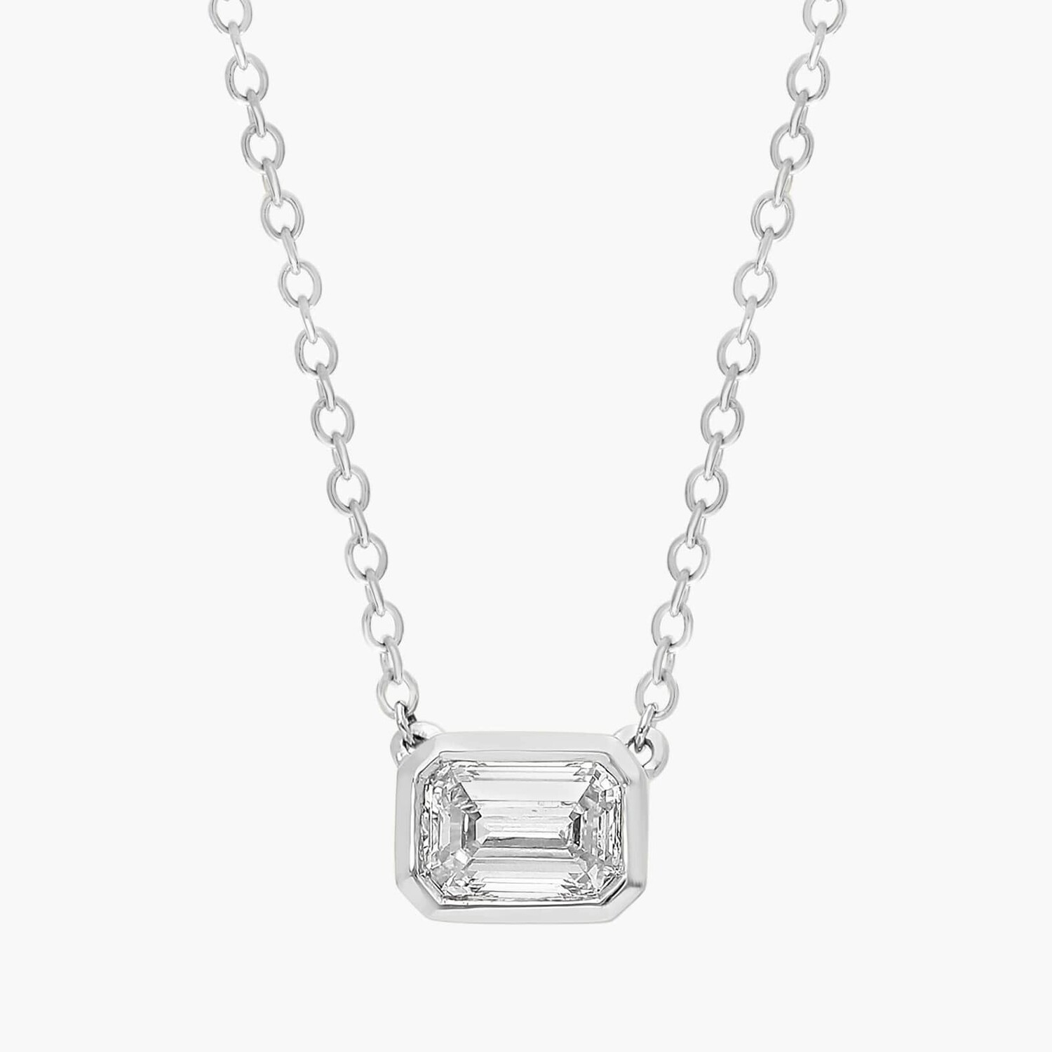 Подвеска East West с бриллиантами изумрудной огранки в платине (1/2 карата, Tw. - HI / SI1-SI2) Blue Nile
Подвеска East West с бриллиантами изумрудной огранки в платине (1/2 карата, Tw. - HI / SI1-SI2) Blue Nile