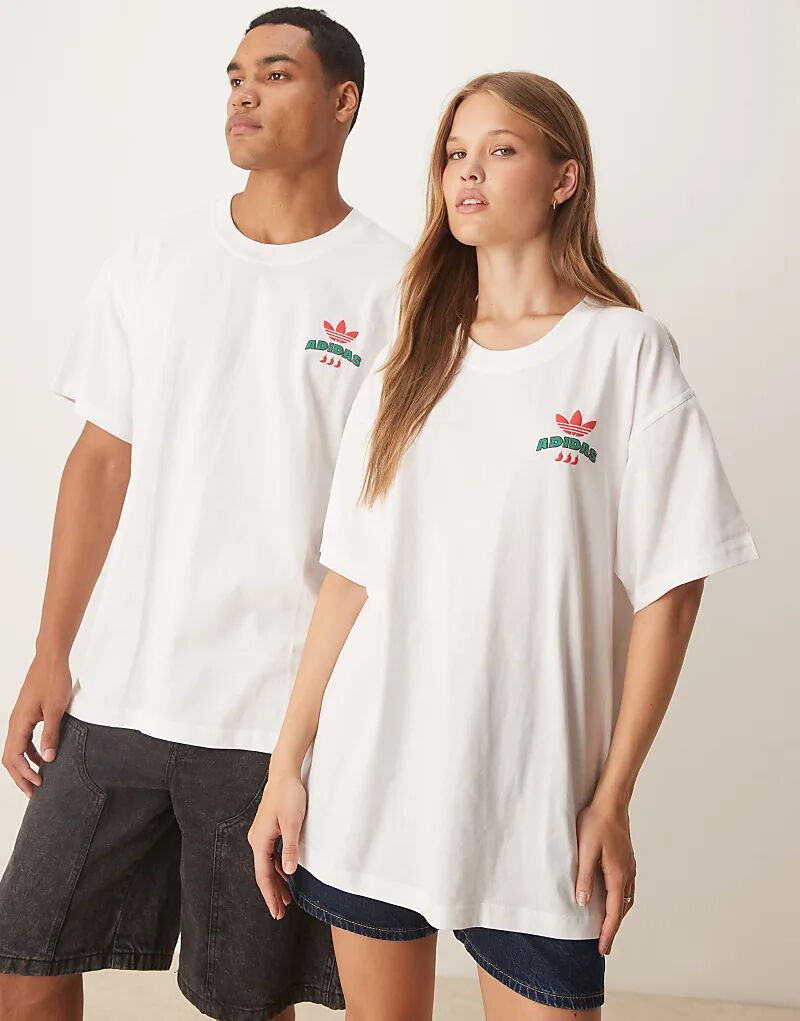 Футболка adidas Originals с принтом чили белого цвета 
Футболка adidas Originals с принтом чили белого цвета