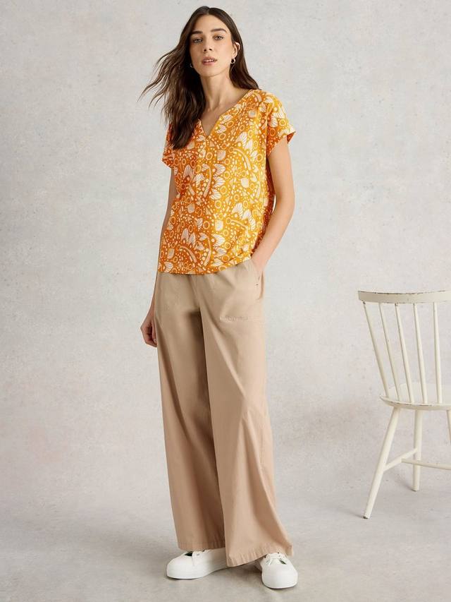 Футболка Nelly с абстрактным вырезом White Stuff, Yellow/Multi
Футболка Nelly с абстрактным вырезом White Stuff, Yellow/Multi