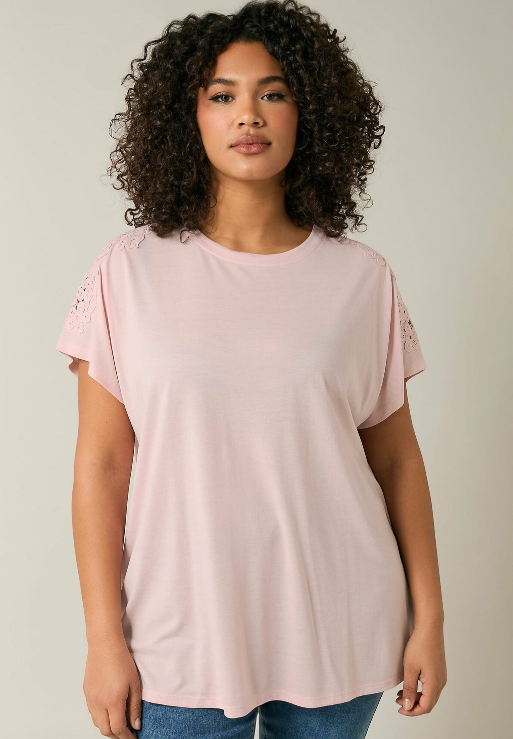 Базовая футболка Evans, розовый
Базовая футболка Evans, розовый