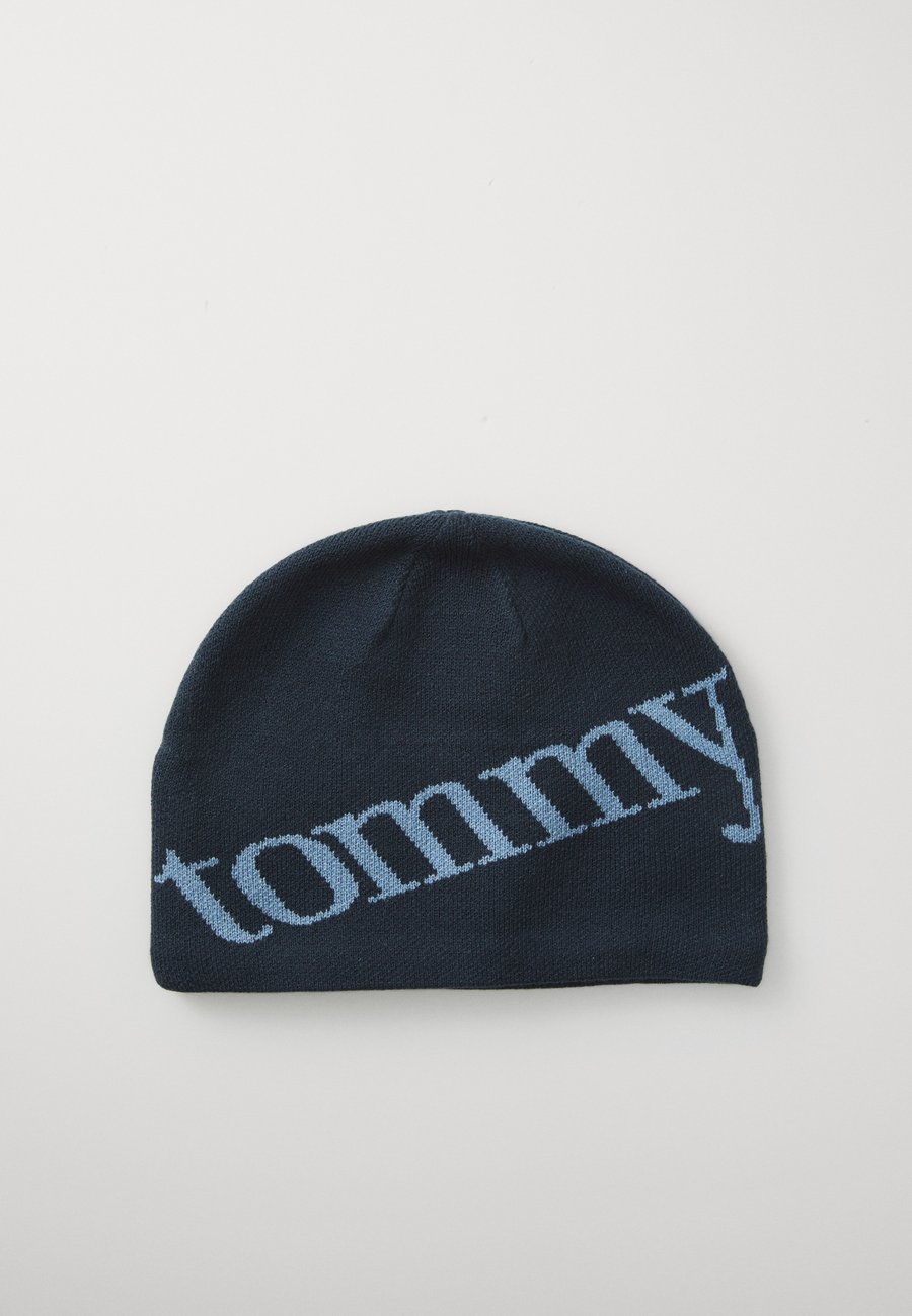 Шапка Tommy Jeans SCRIPT SKULL BEANIE, Dark Night Navy/Dark Blue
Шапка Tommy Jeans SCRIPT SKULL BEANIE, Dark Night Navy/Dark Blue