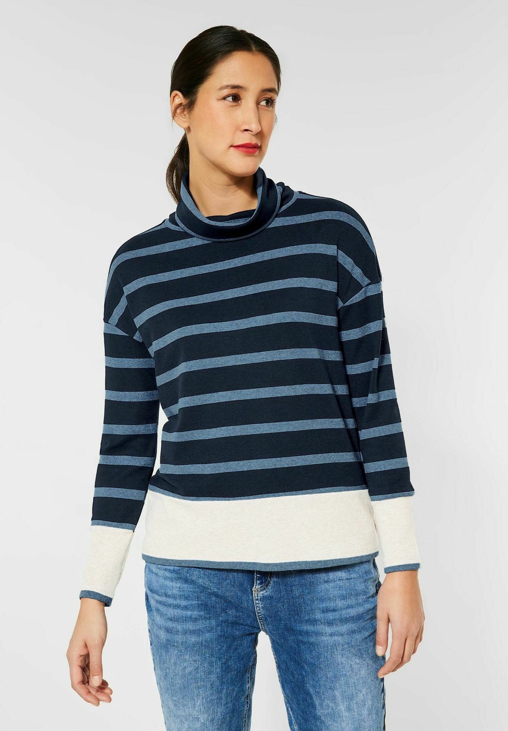 Топ с длинными рукавами MIT ROLLKRAGEN Street One, темно-синий 
Топ с длинными рукавами MIT ROLLKRAGEN Street One, темно-синий